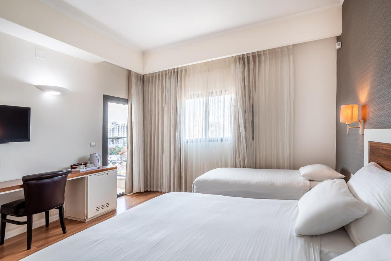 Emily'S Hotel Тверия Экстерьер фото