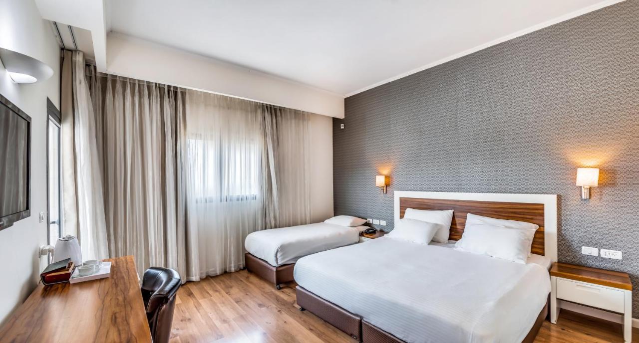 Emily'S Hotel Тверия Экстерьер фото